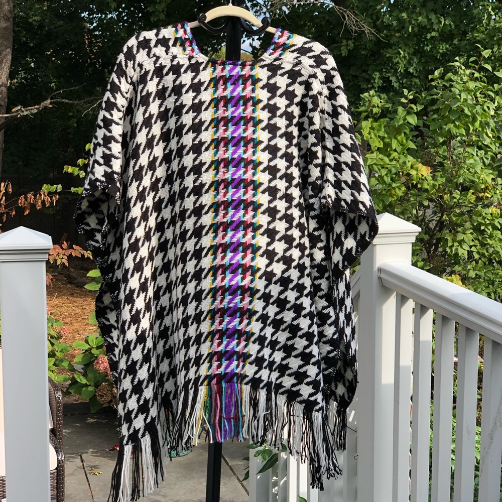 Chico’s Multi Fringe Ruana , Houndstooth Ruana - Picture 4 of 14